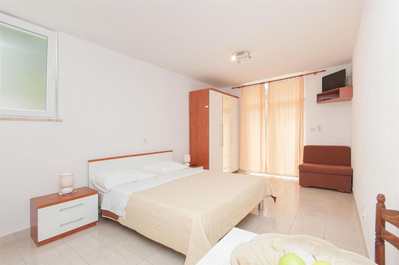 Ante Apartment