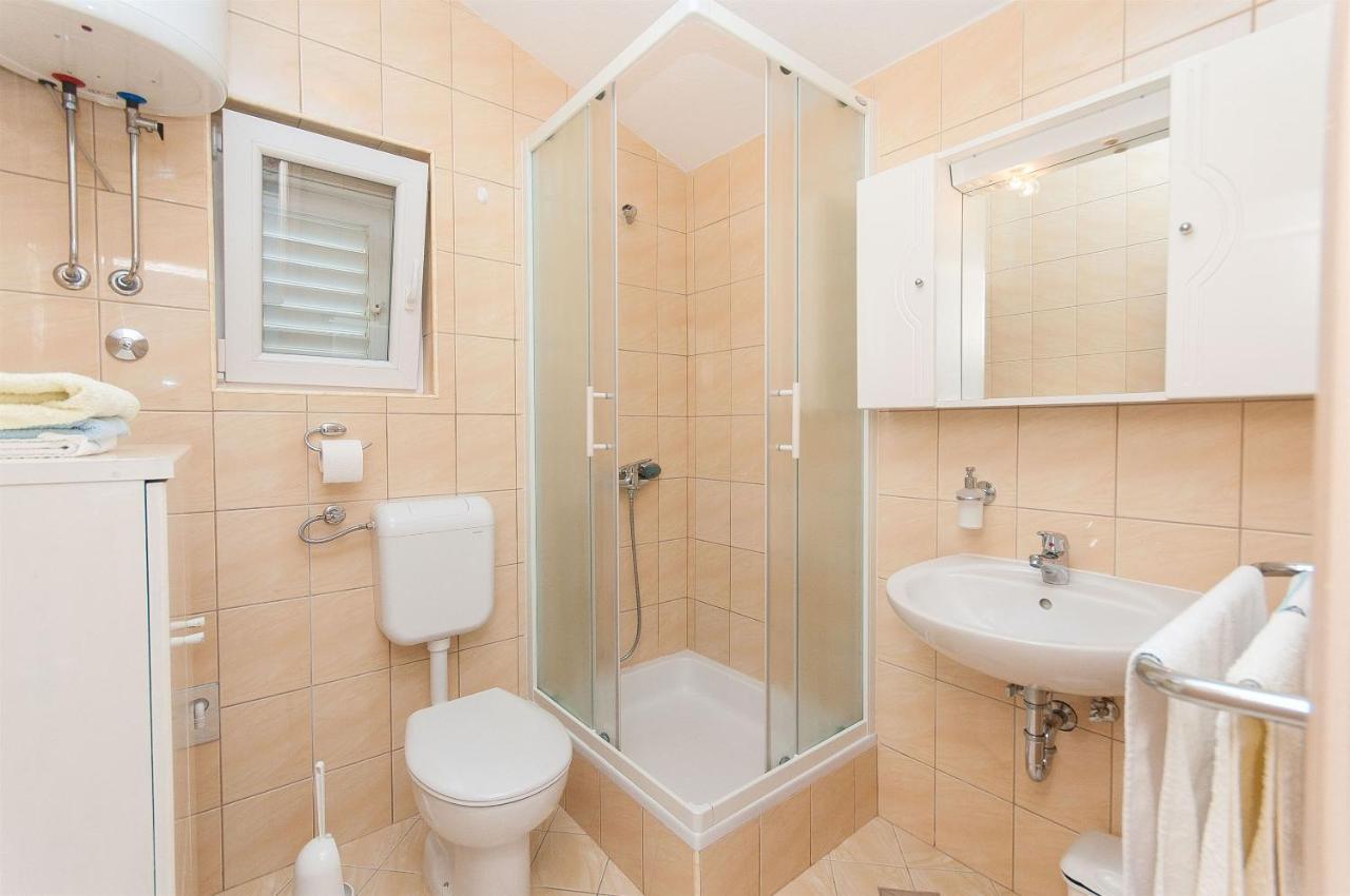 Ante Apartment *