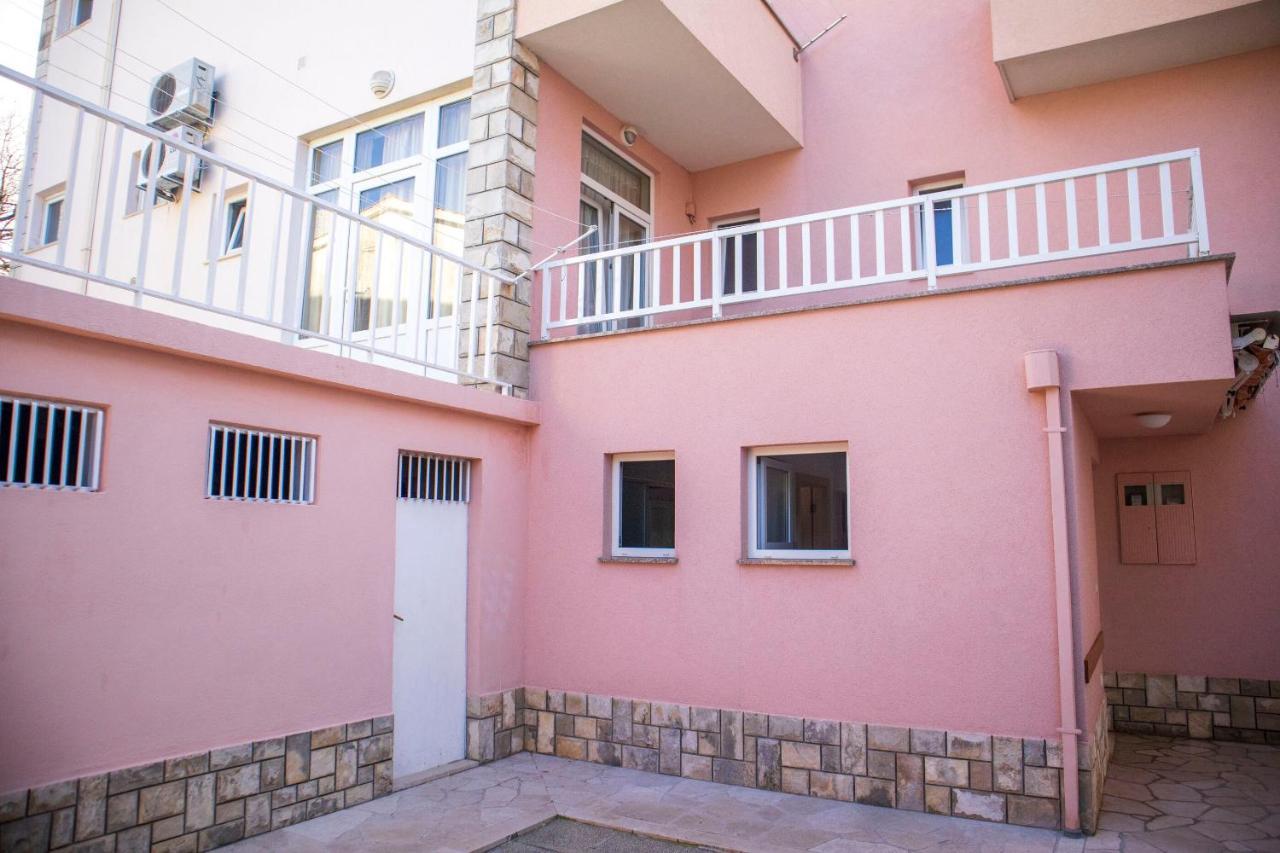 Apartment Ante